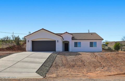 Photo of 97 Circulo Penjamo, Rio Rico, AZ 85648 (MLS # 22602903)