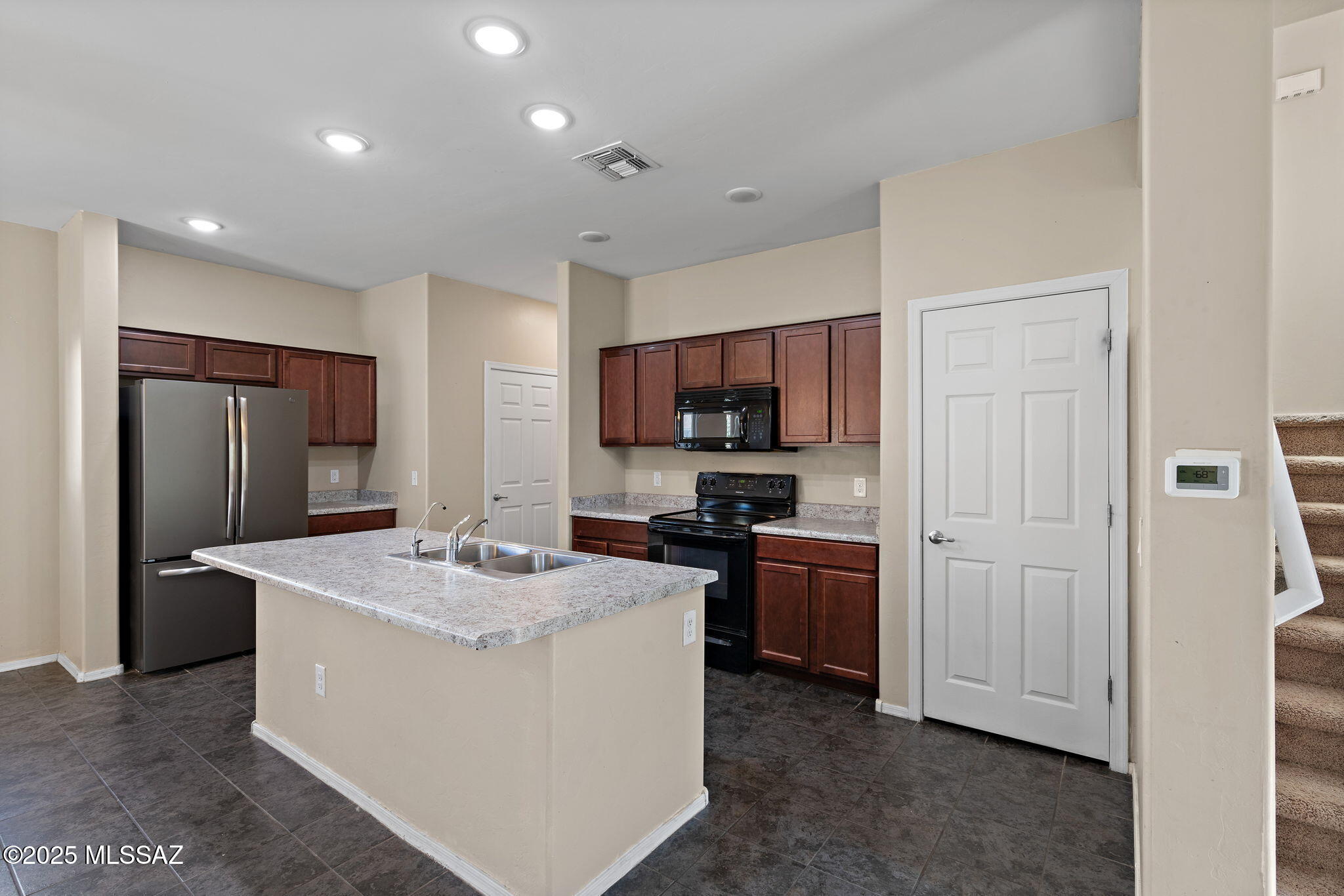 6543 E Brushback Loop