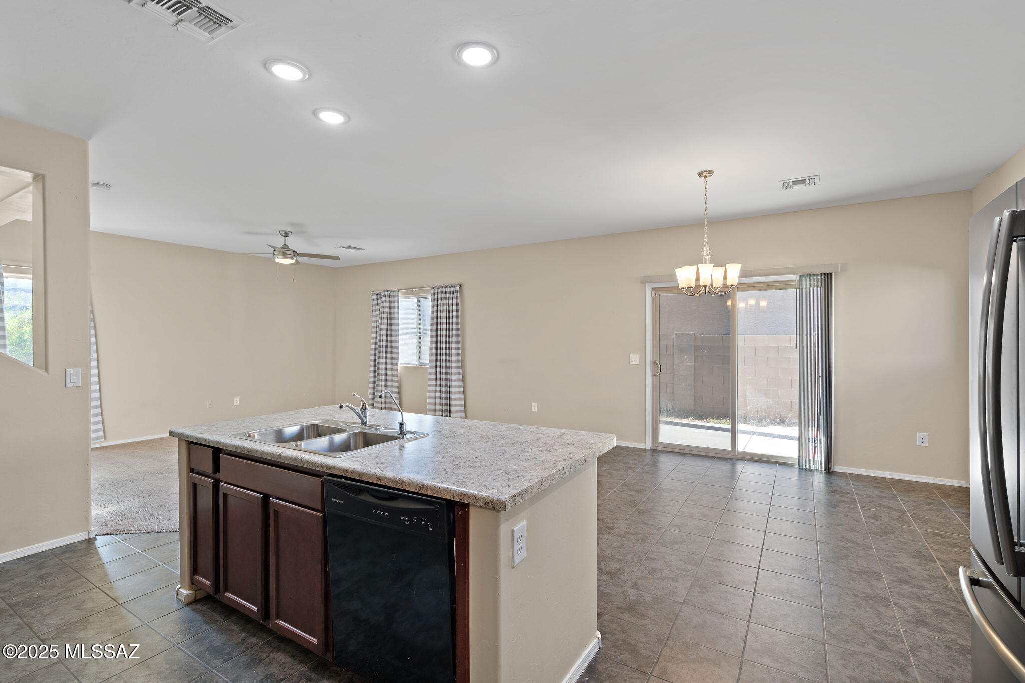 6543 E Brushback Loop