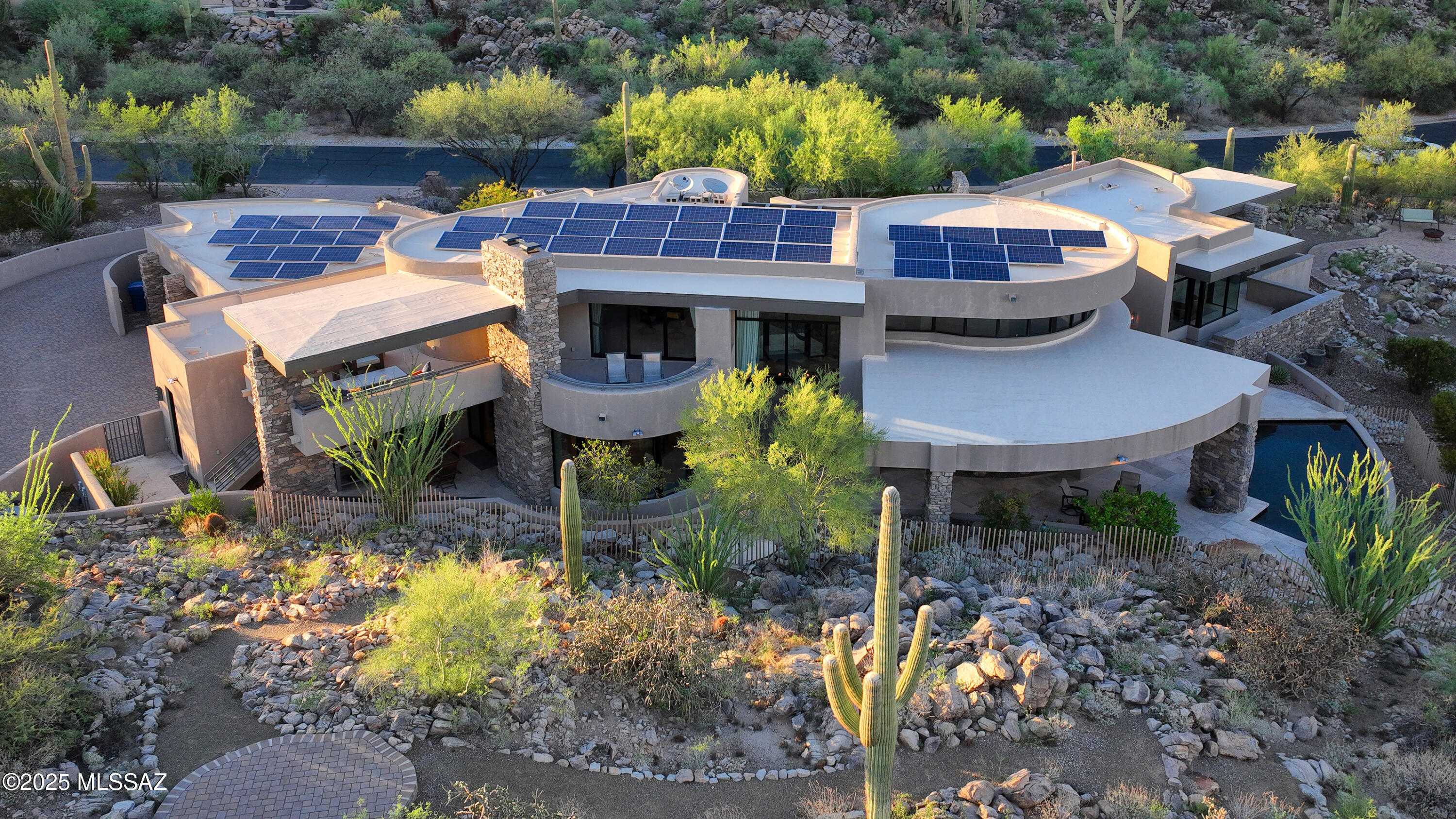 1106 W Tortolita Mountain Circle