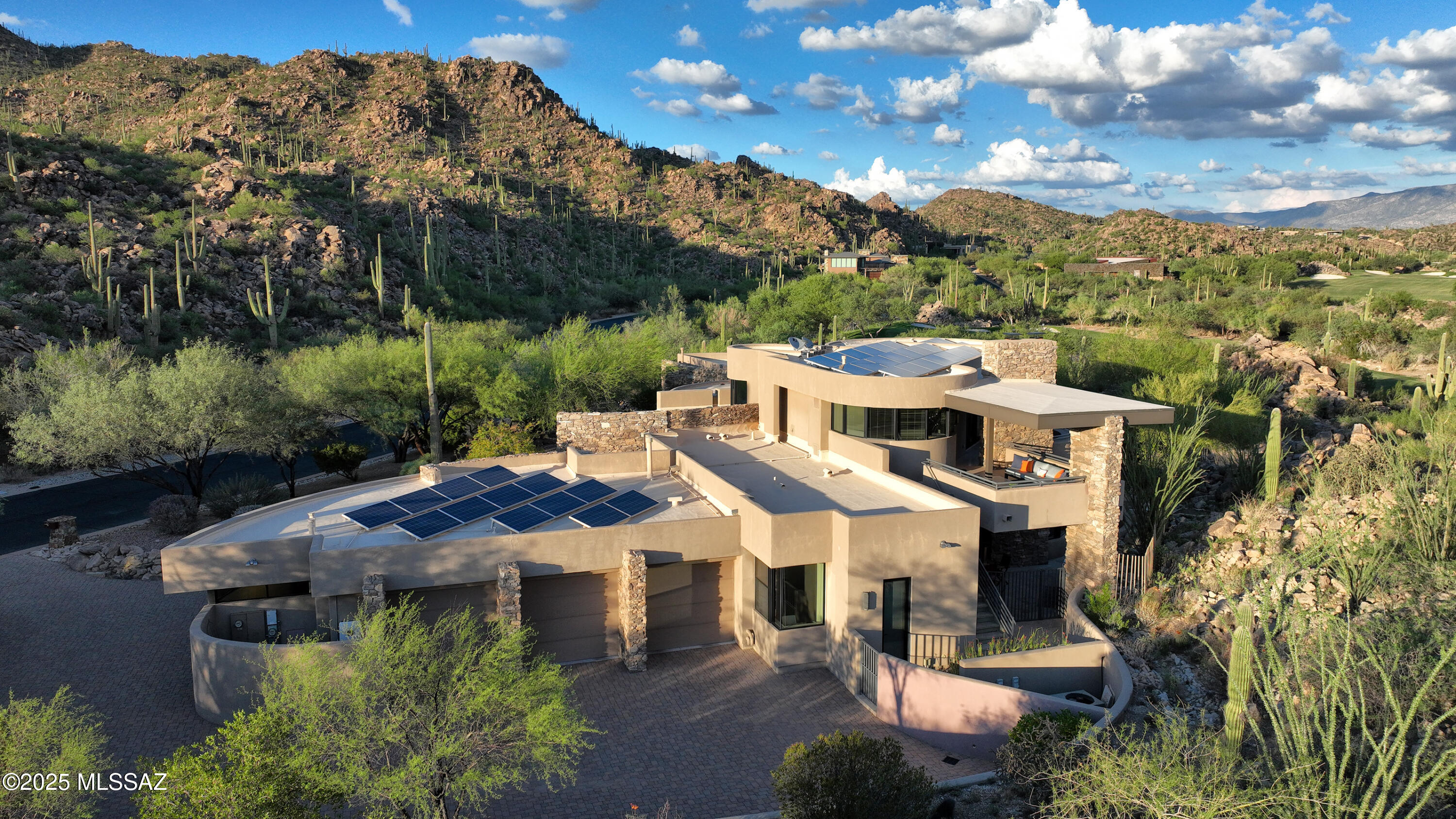 1106 W Tortolita Mountain Circle