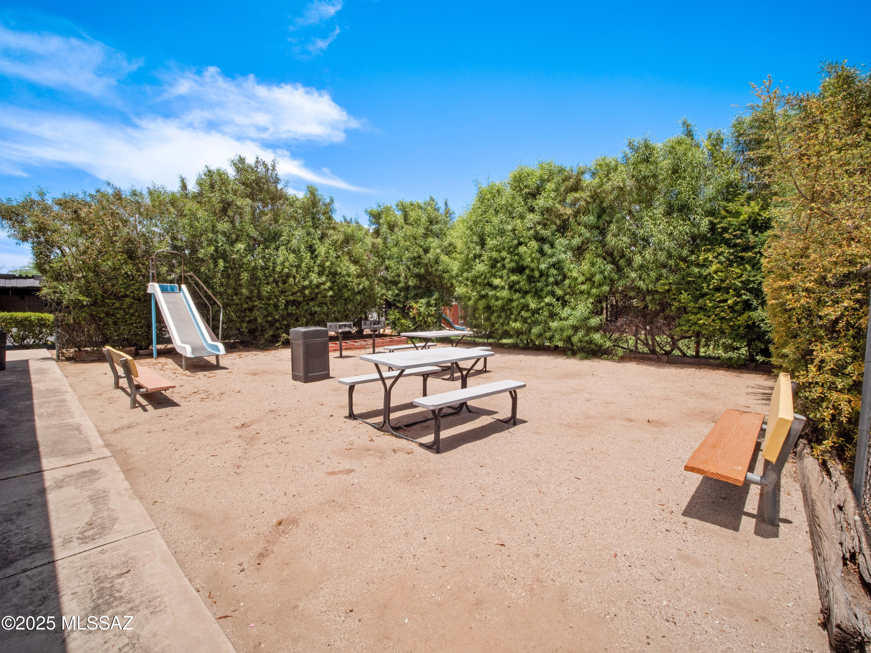 Valle Cereza (1-59) - Residential