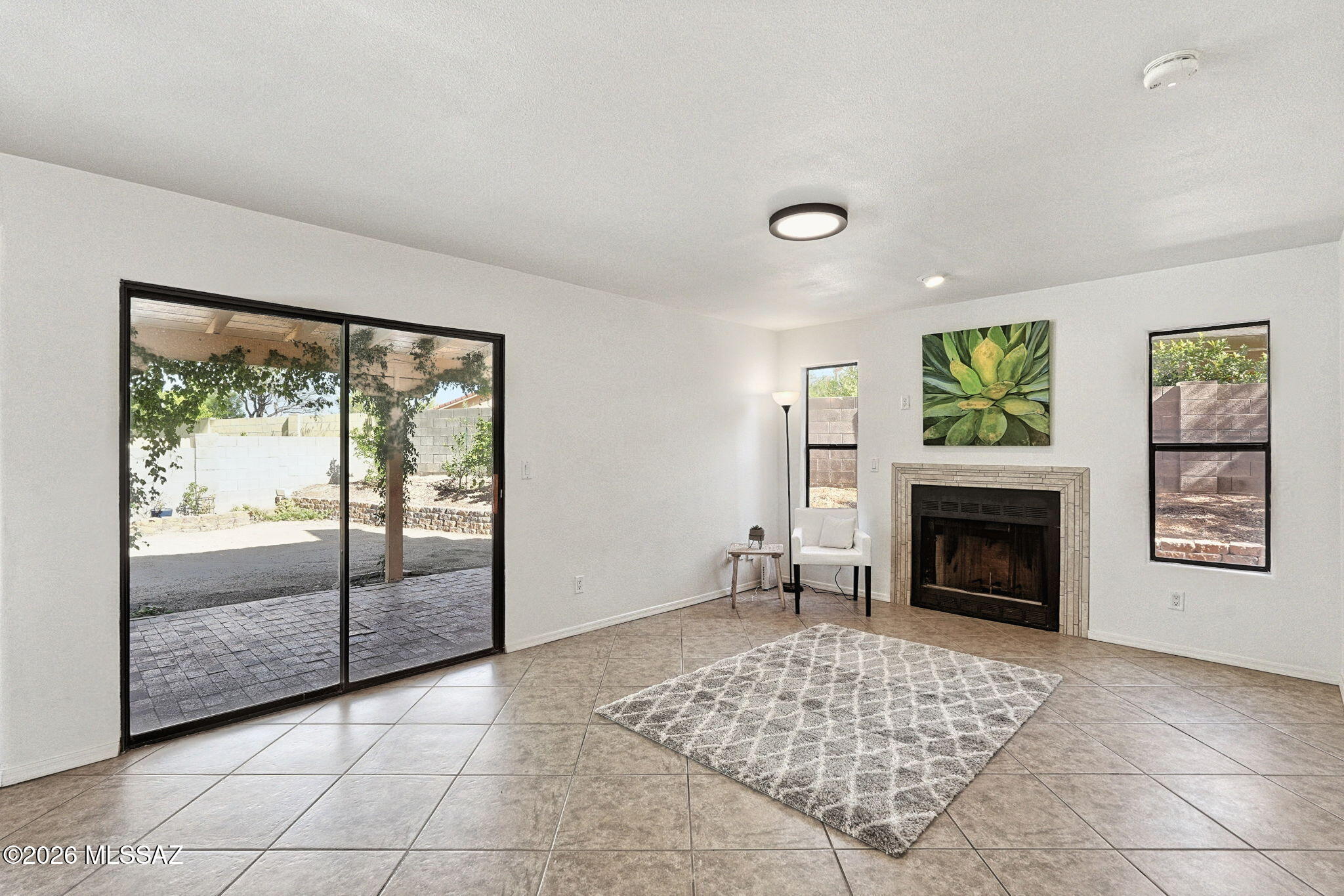 1094 W Bullion Place