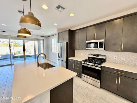 Photo of 782 W Calle Las Varitas, Sahuarita, AZ 85629 (MLS # 22604361)