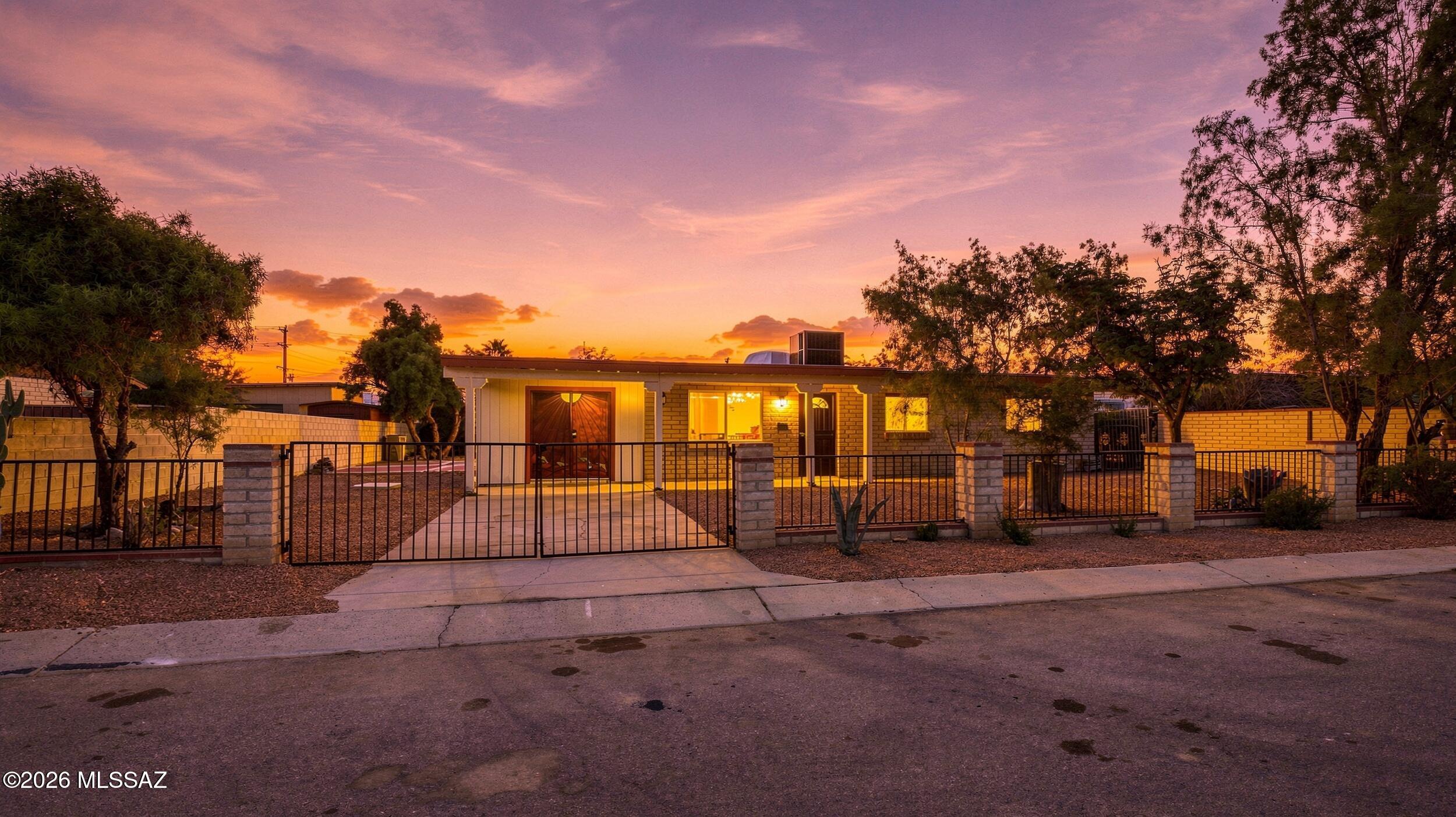 6558 S Iberia Circle
