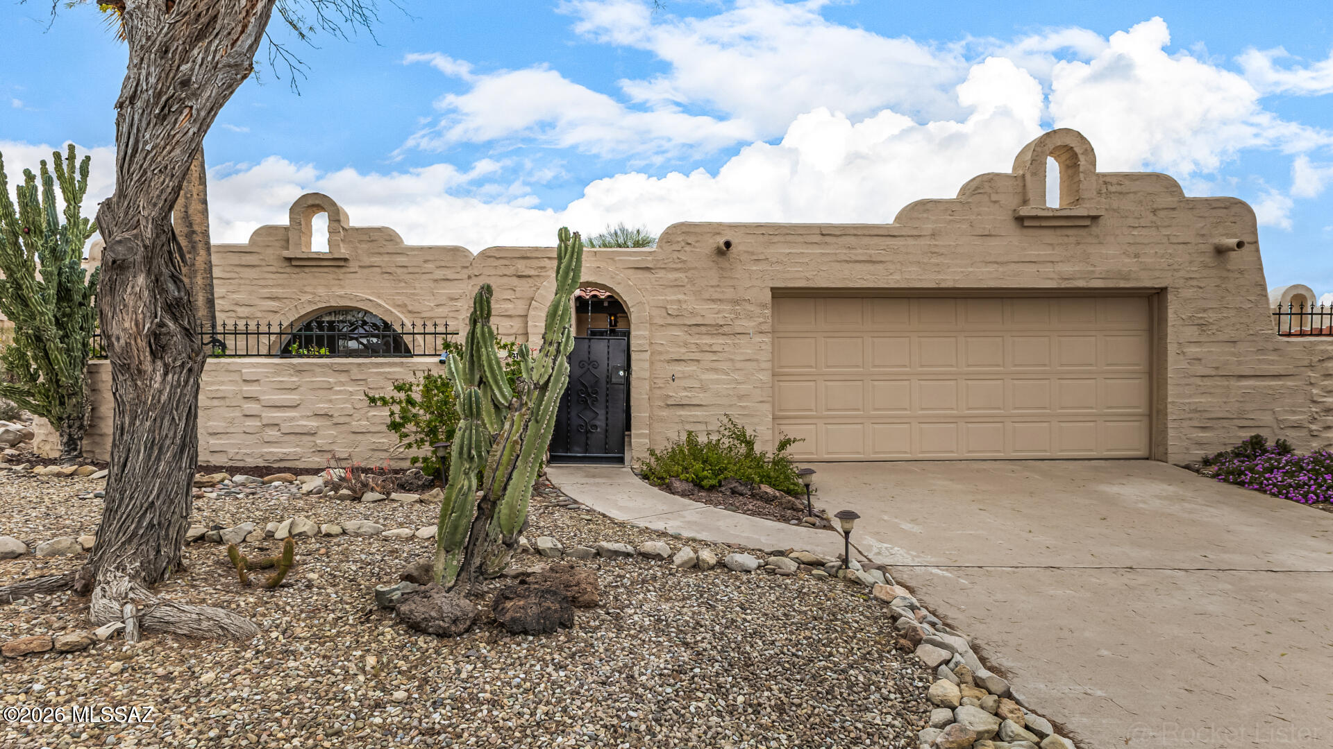 810 N Camino Santiago 31