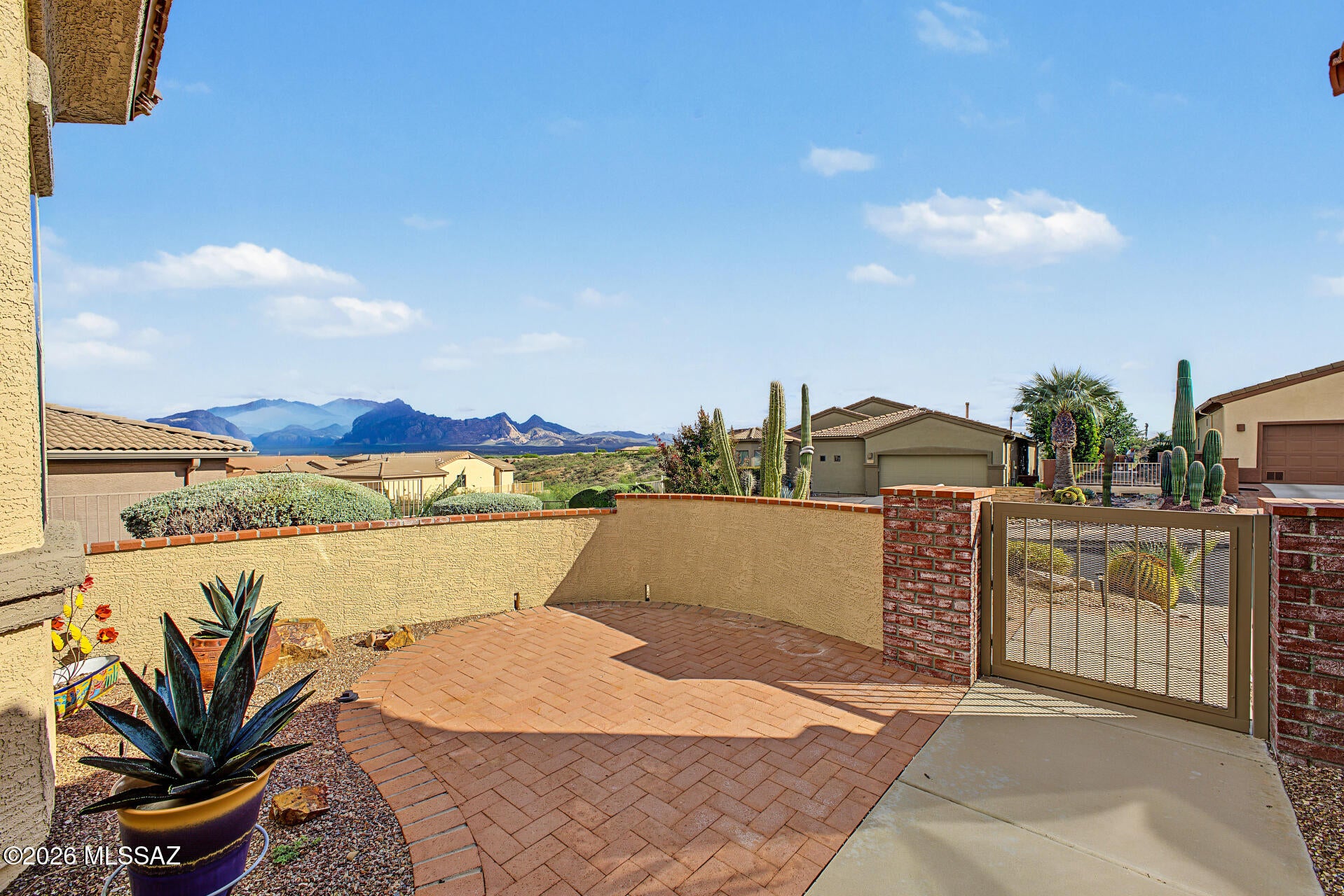 2308 W Calle Cacillo