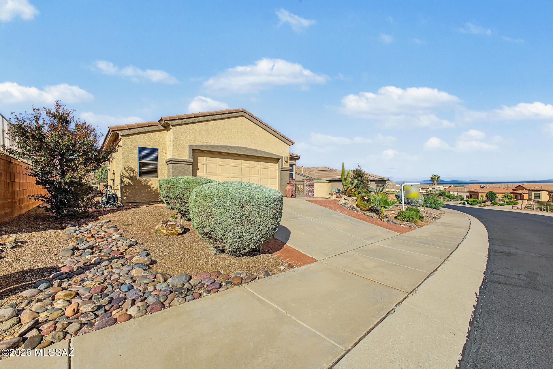 2308 W Calle Cacillo