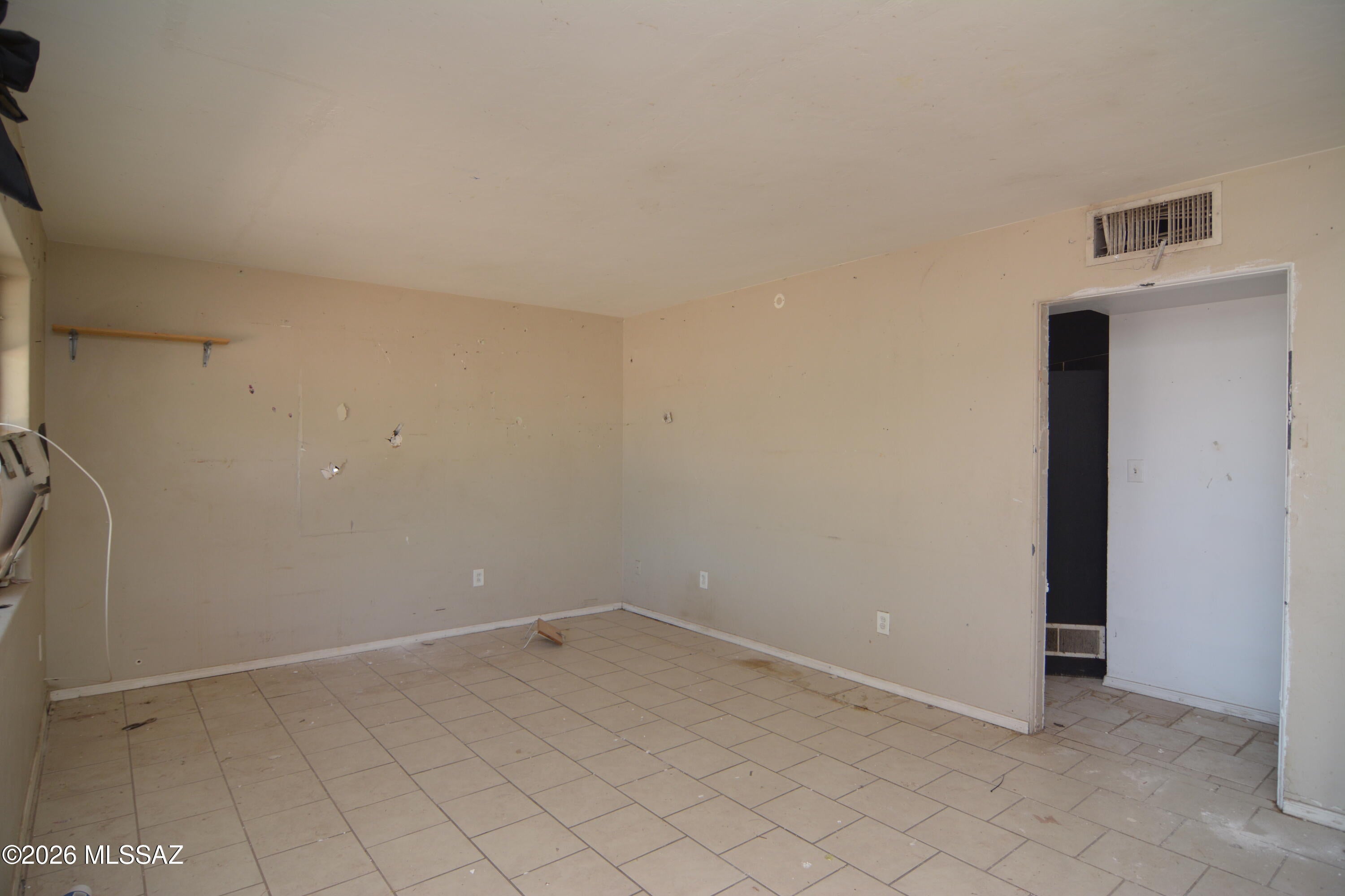1206 E Drexel Road