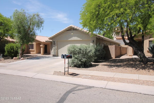1305 N WILDCAT DIERS RD, TUCSON, AZ 85745 - Image c4ee9857a60dc5a3590f1078e5d82d75/928085331