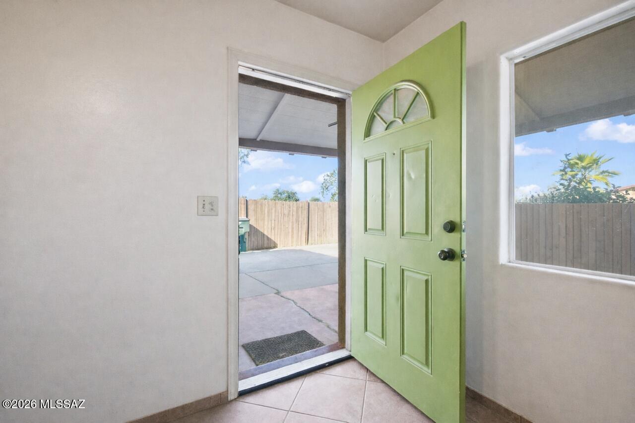 253 W Kentucky Street