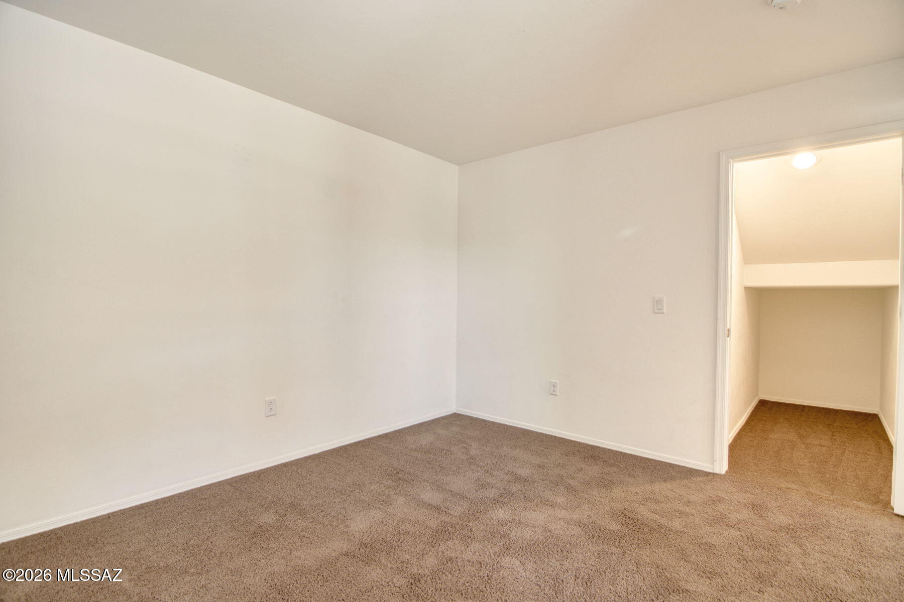 8811 E Stone Meadow Circle