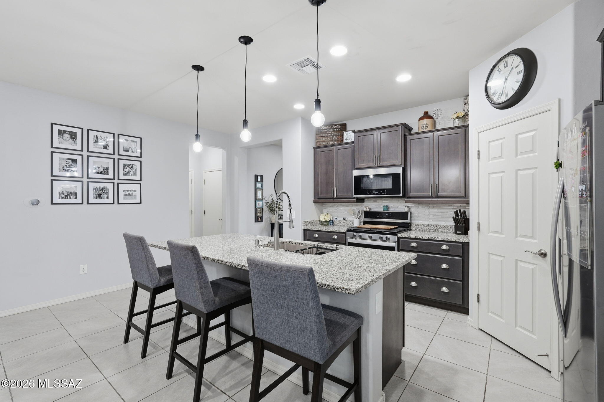 Camino De Oeste SQ20171600112 - Residential