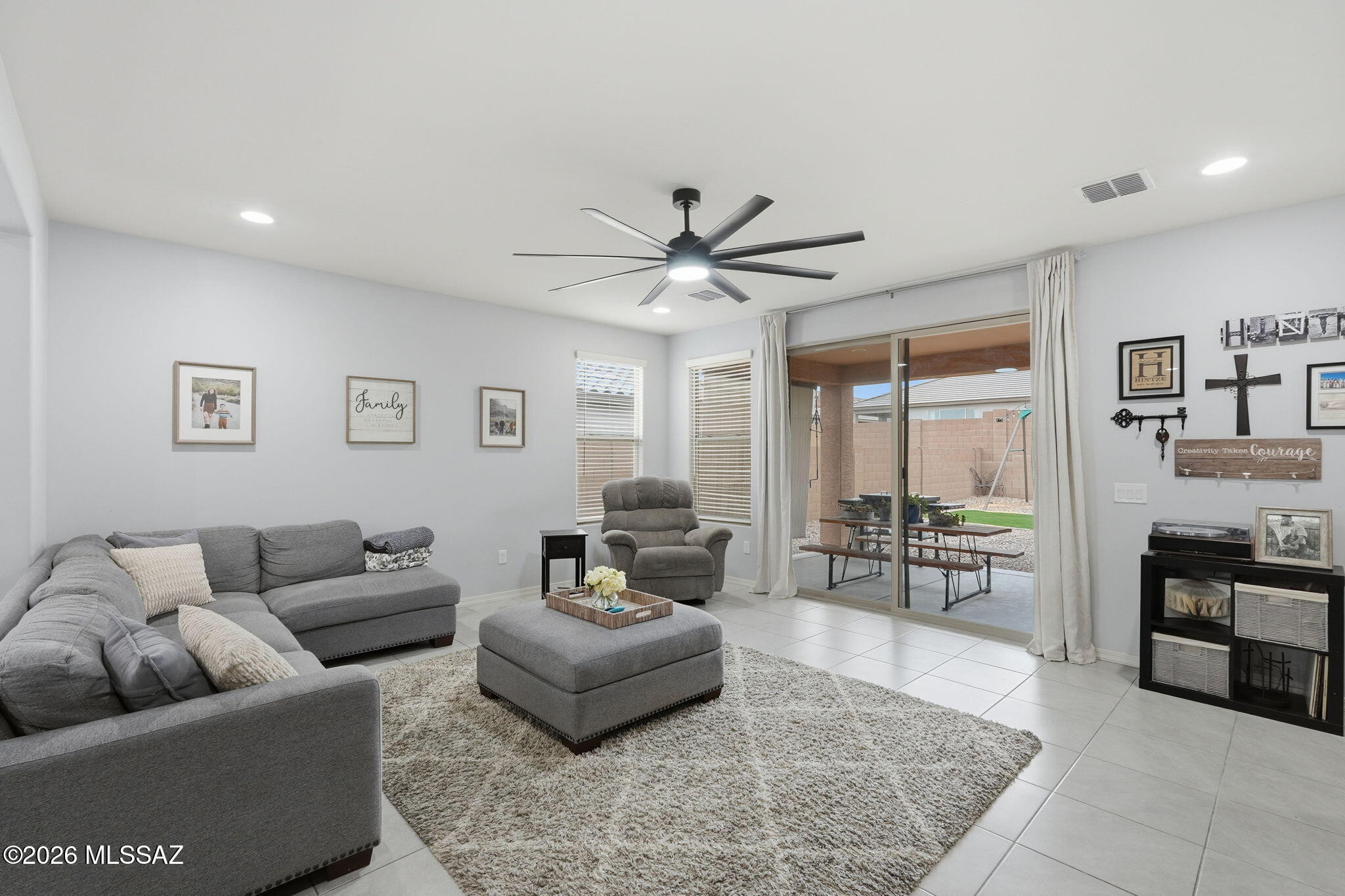 Camino De Oeste SQ20171600112 - Residential