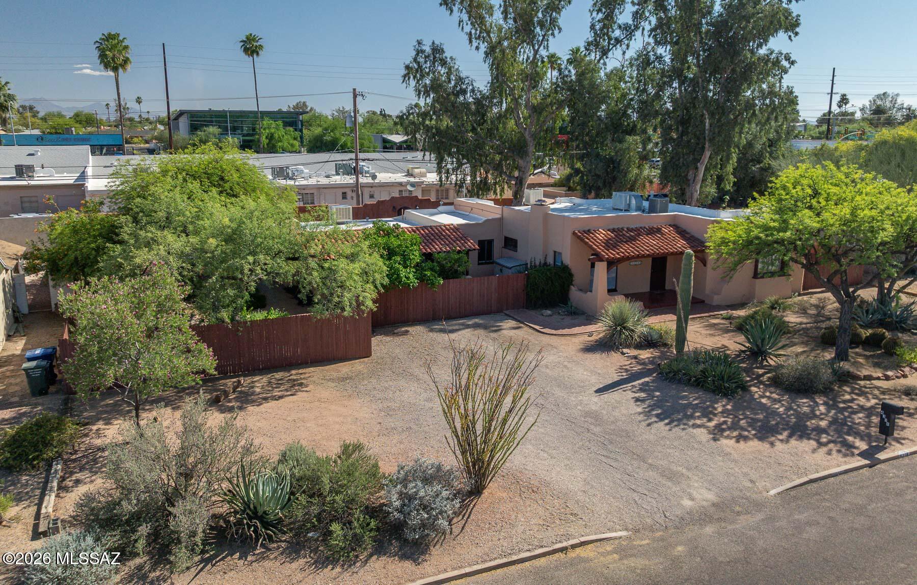 4318 E Whitman Street