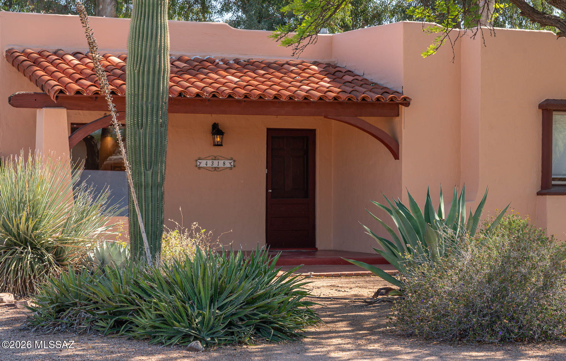 4318 E Whitman Street