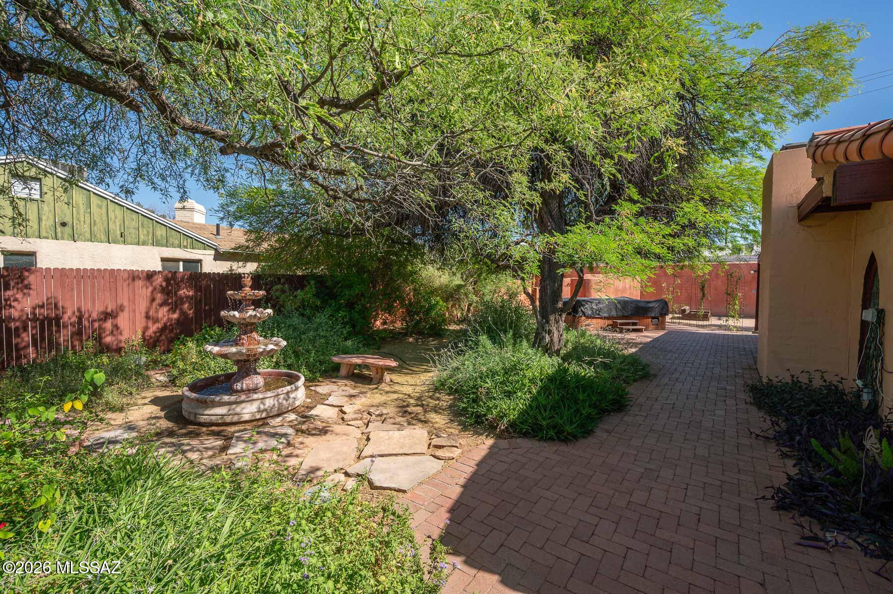 Broadway Manor - Residential