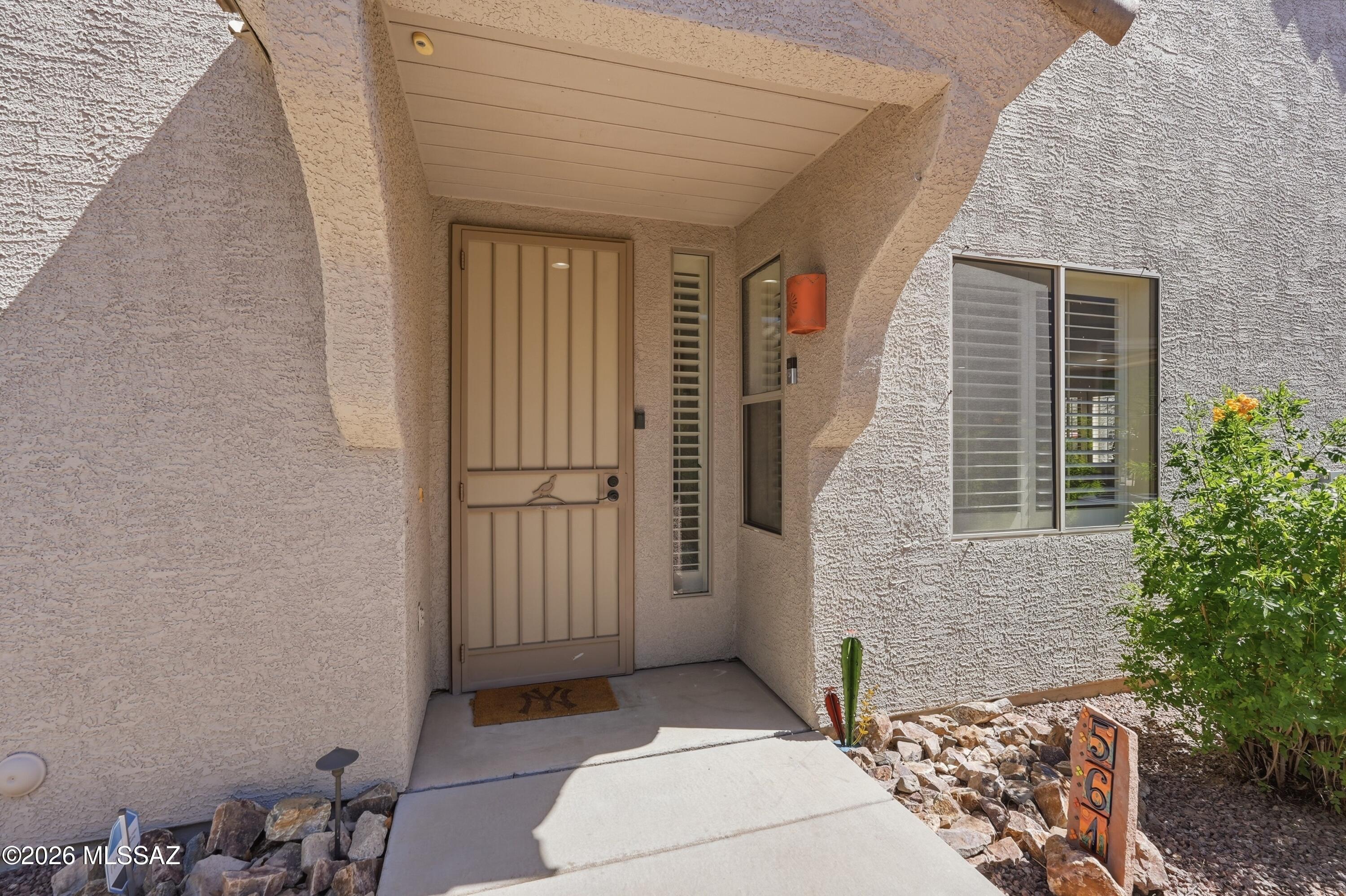 561 W Knotwood Street