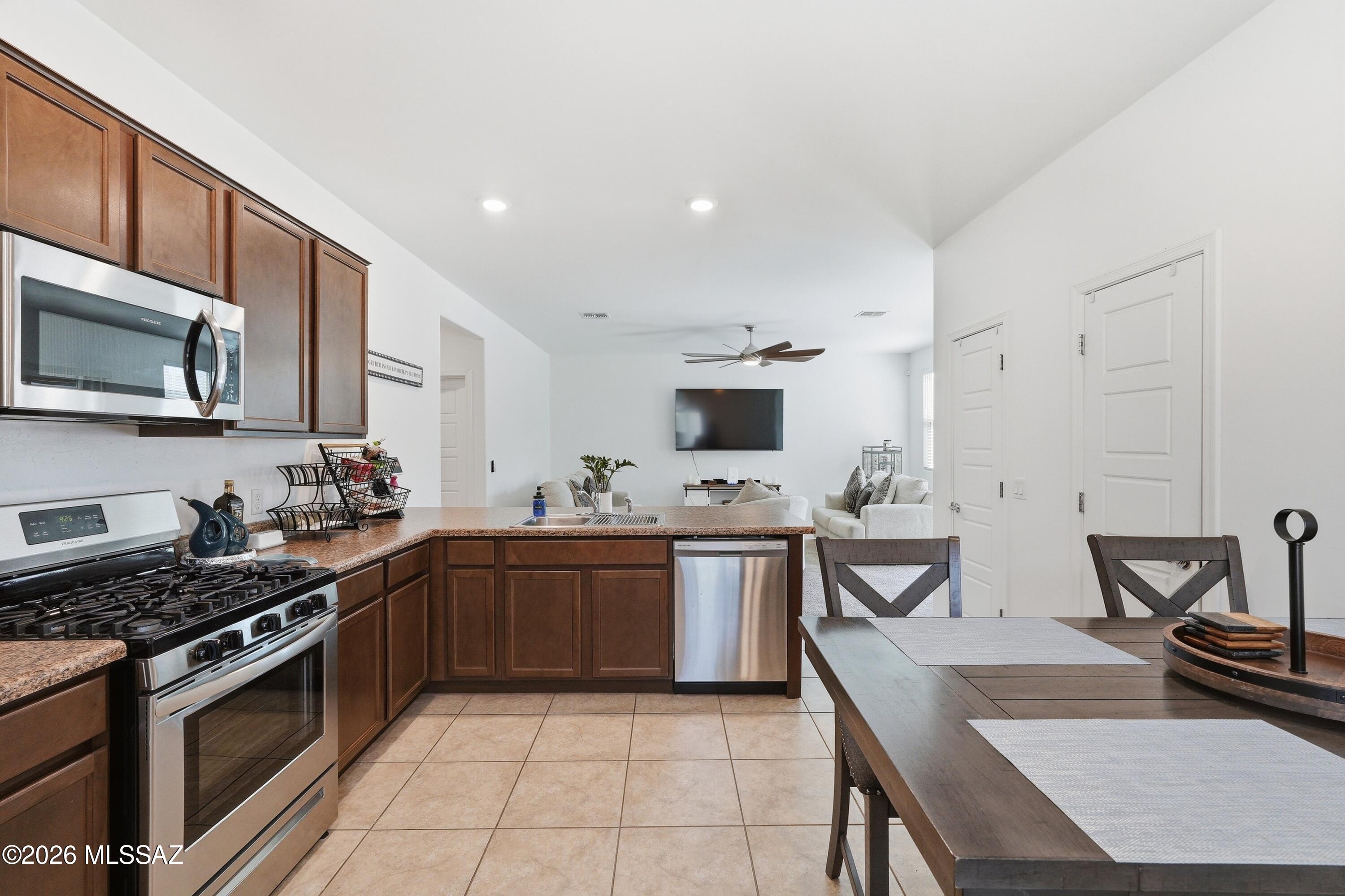 Valencia Crossing - Residential