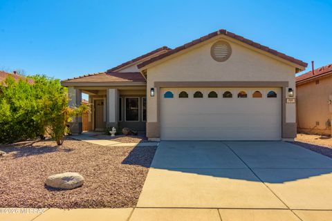 Photo of 739 W Buffalo Grass Drive, Oro Valley, AZ 85755 (MLS # 22606921)