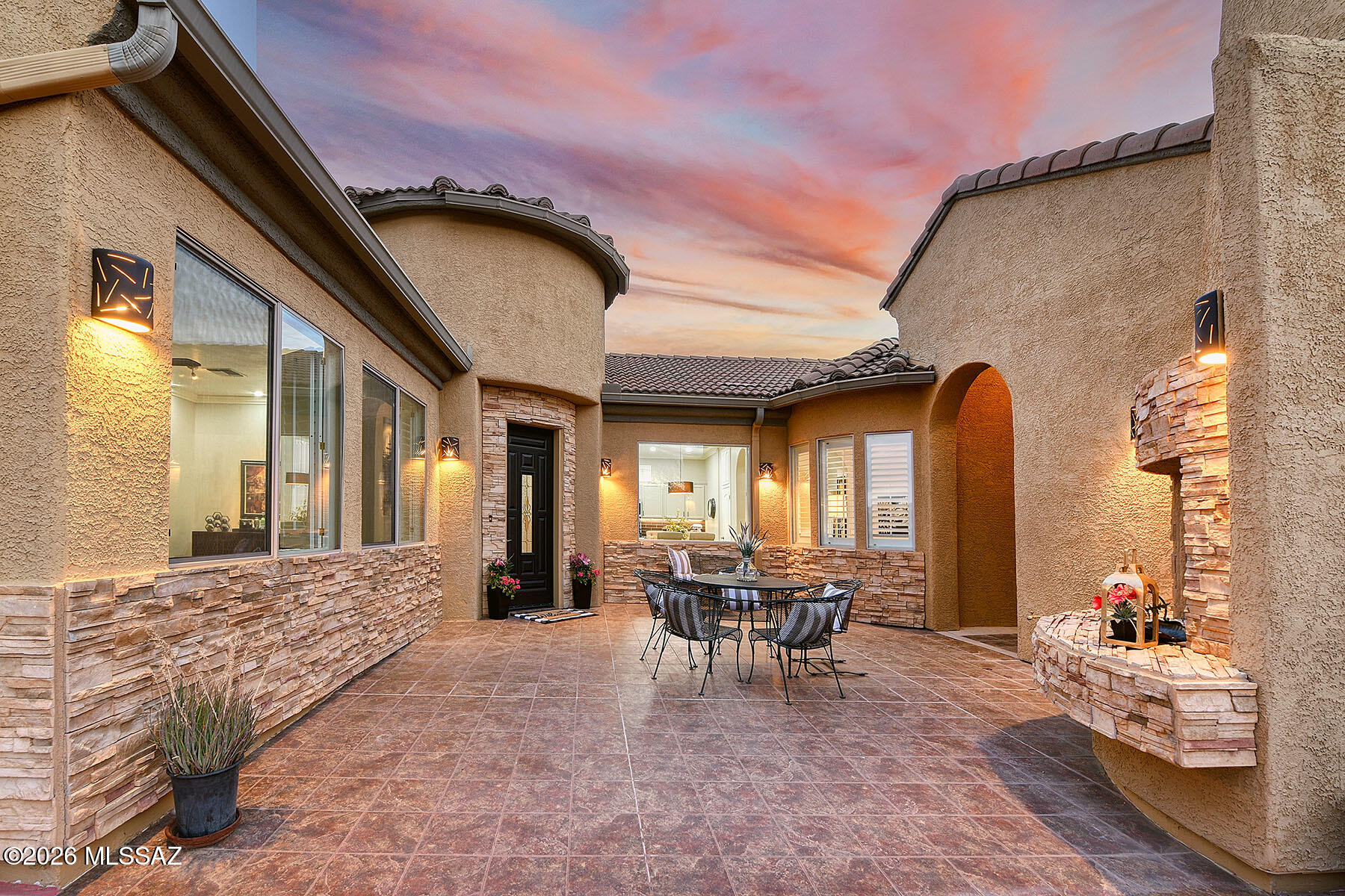 1734 W Acacia Bluffs Drive