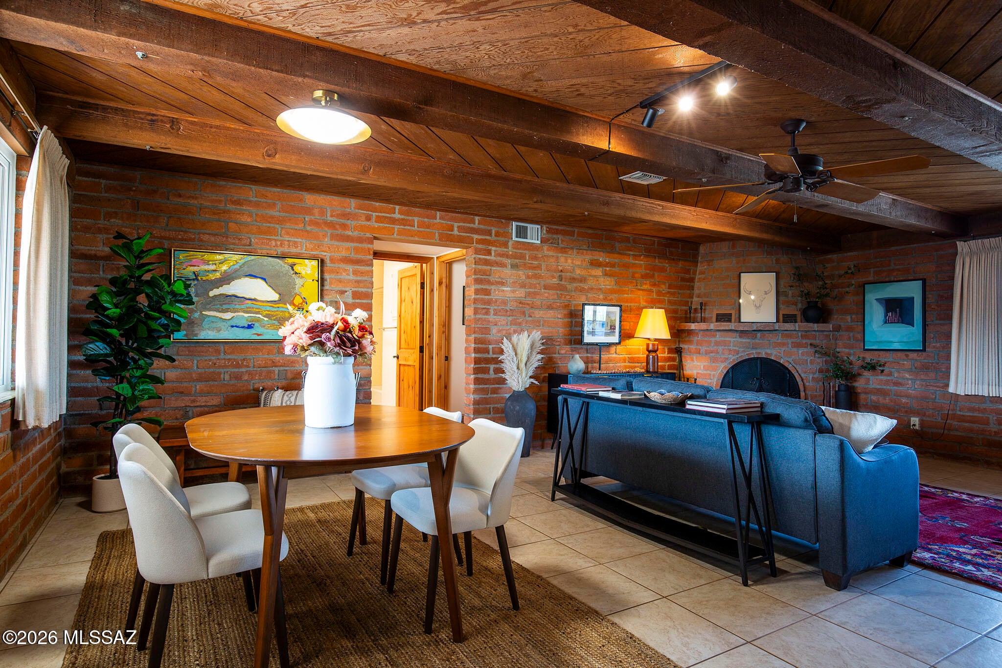 3825 N Camino De Oeste
