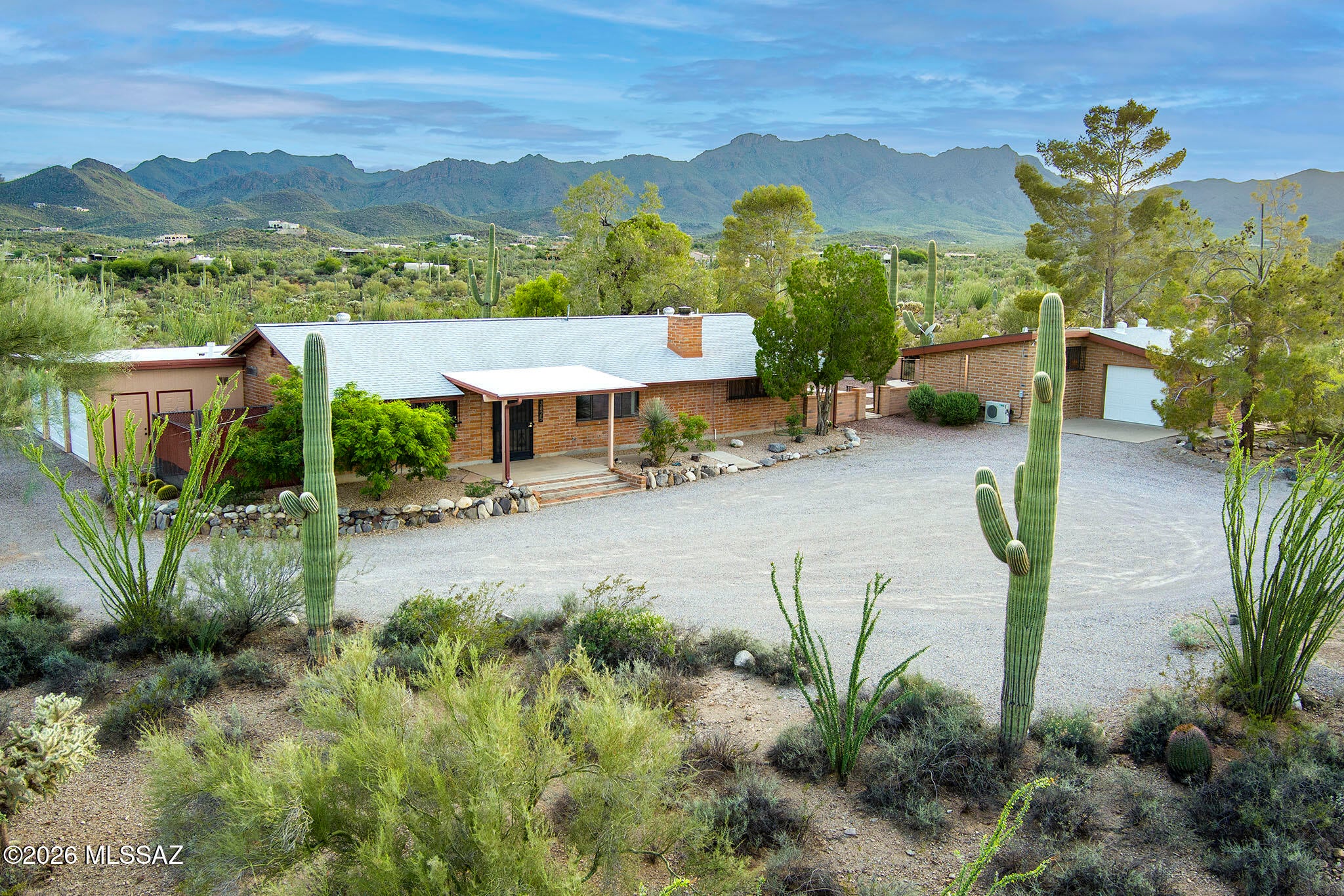 3825 N Camino De Oeste