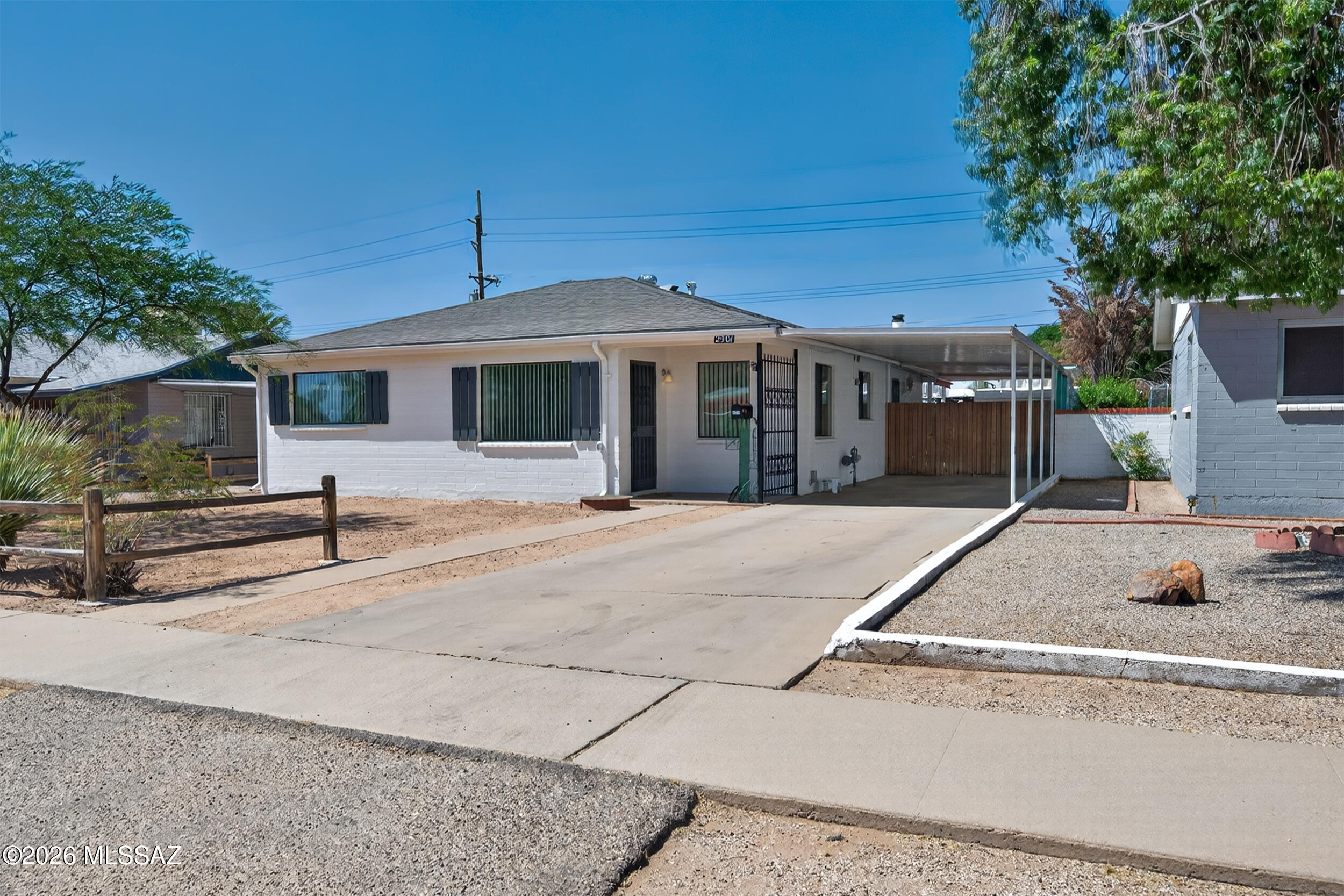 2901 E 20th