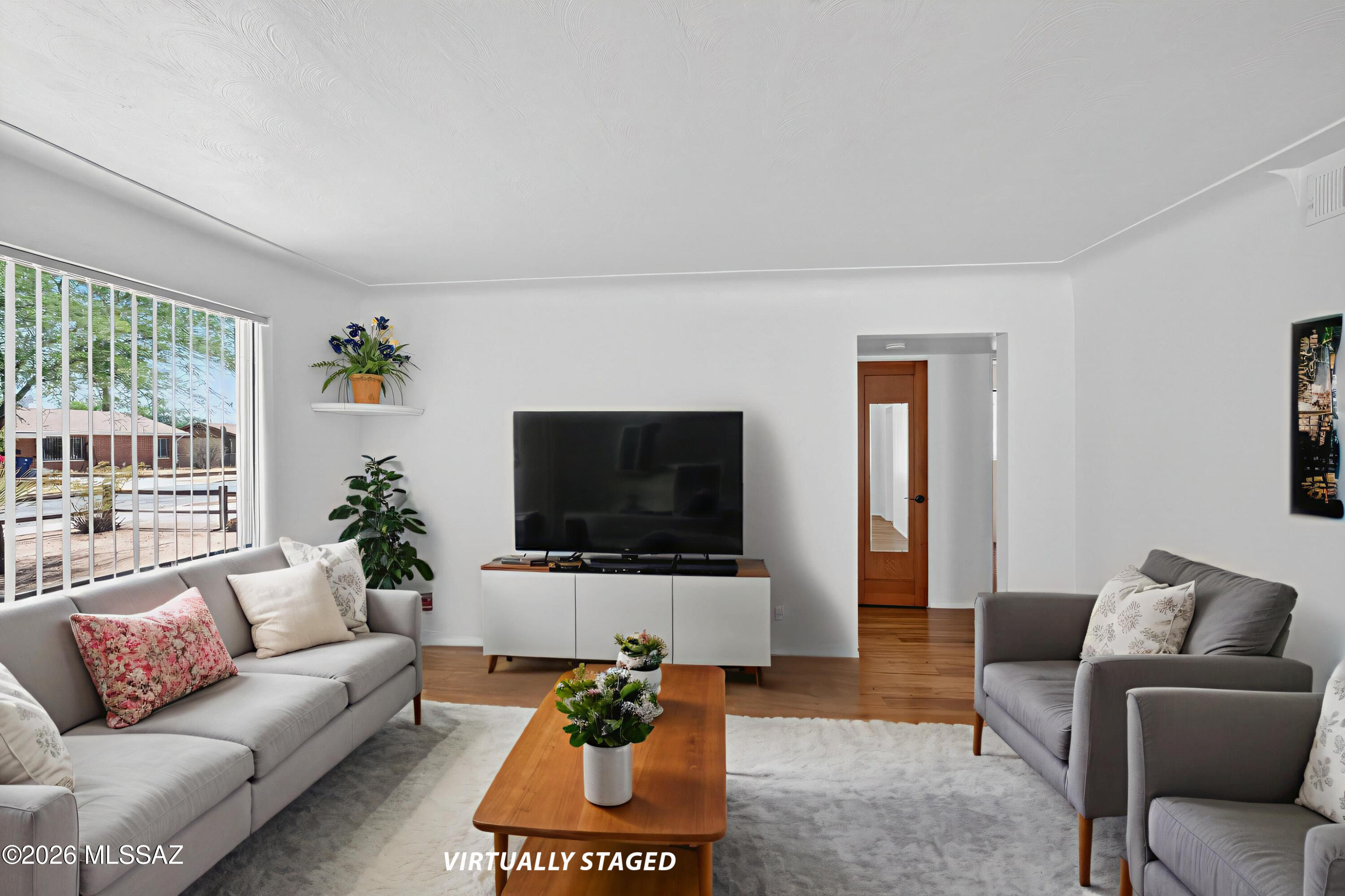 2901 E 20th