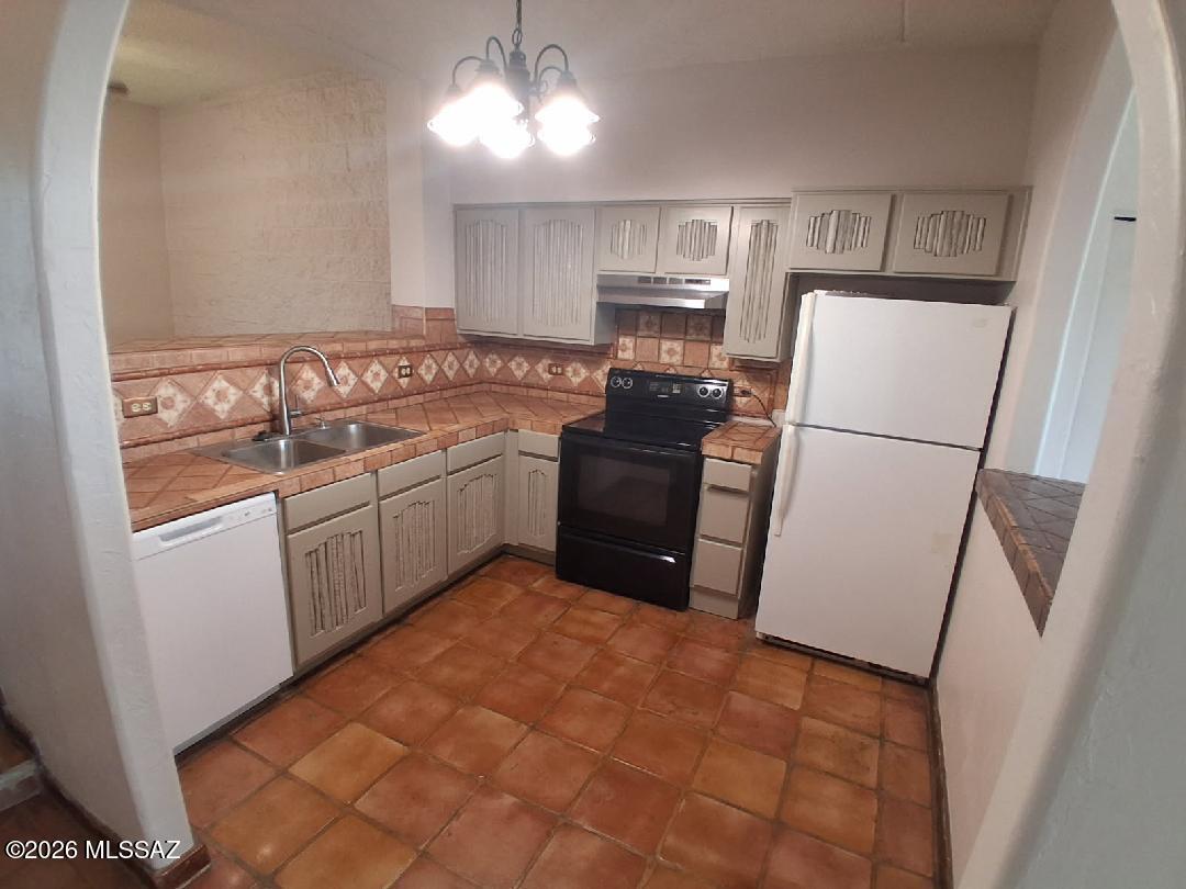 Le Mirador - Residential Lease