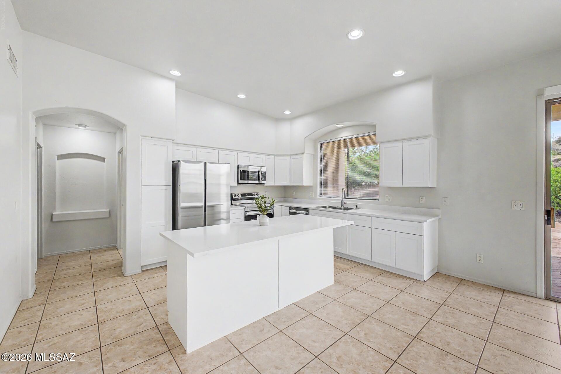 11701 N Pyramid Point Drive