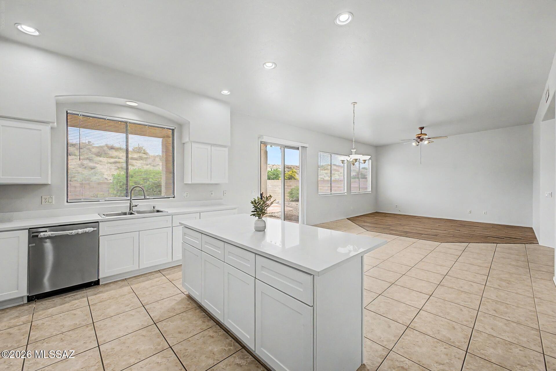 11701 N Pyramid Point Drive