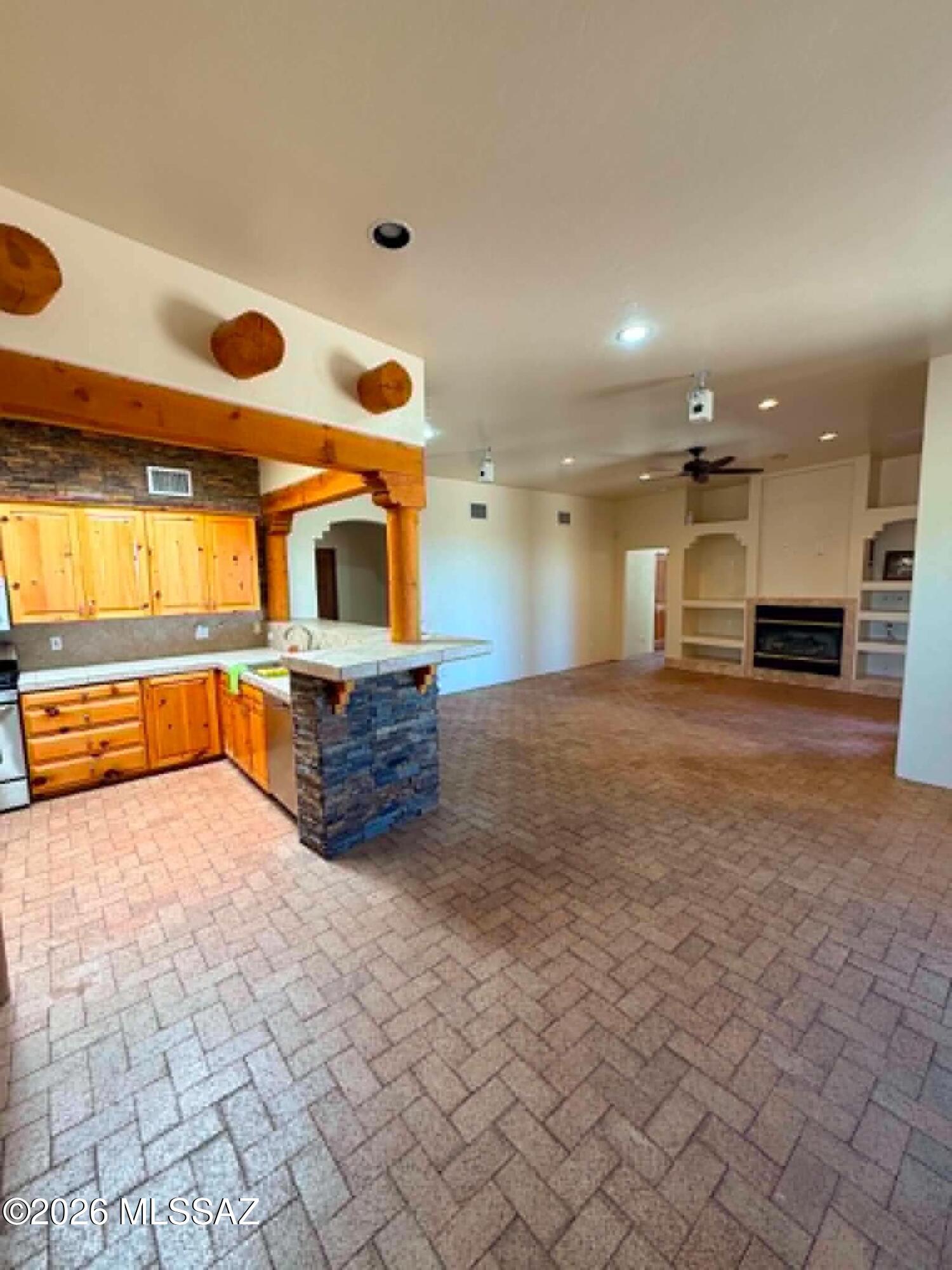 Unsubdivided - Residential Lease