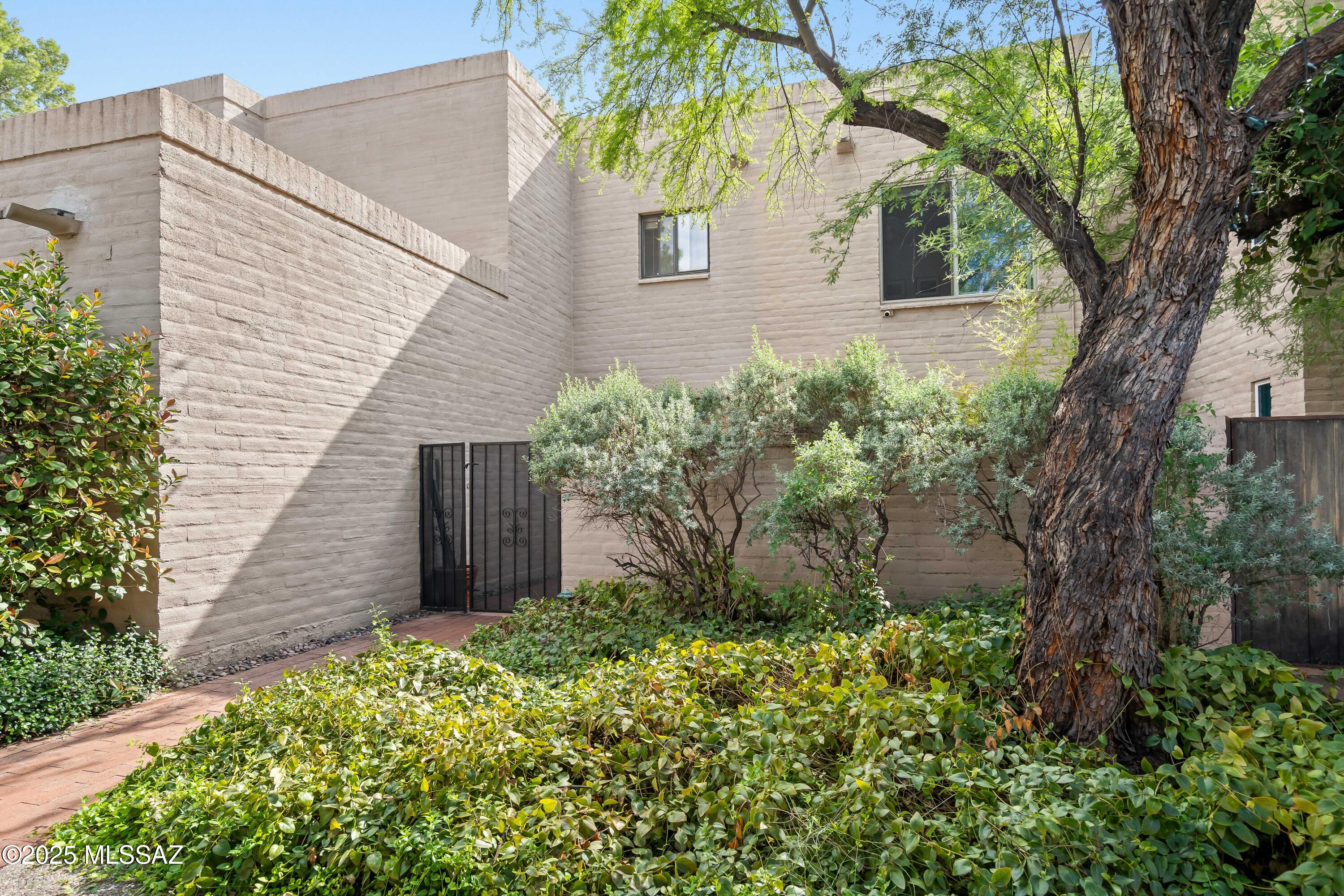 2828 E Sierra Vista Road