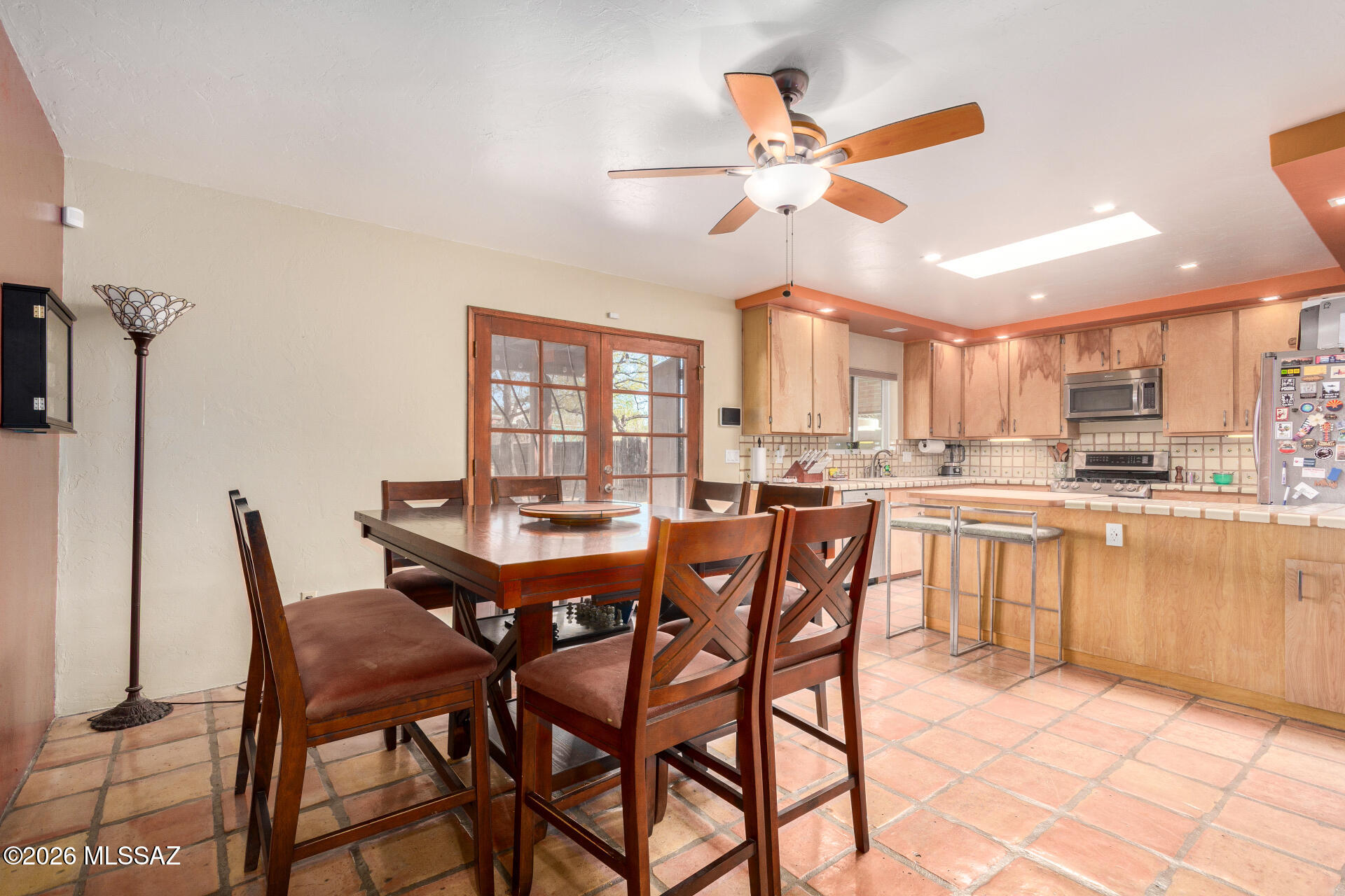 1814 N Santa Rosa Avenue