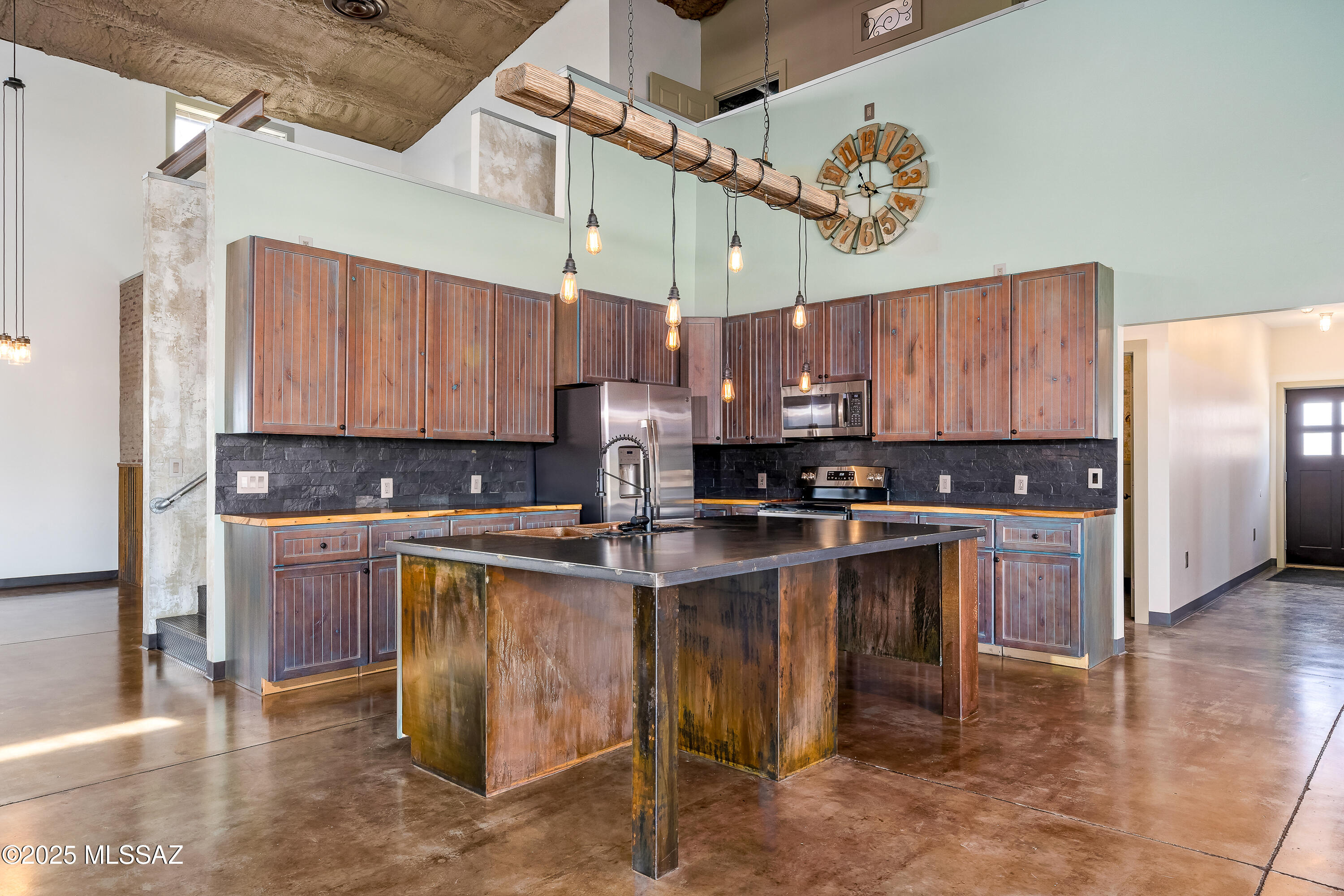 33977 S Twin Hawk Lane