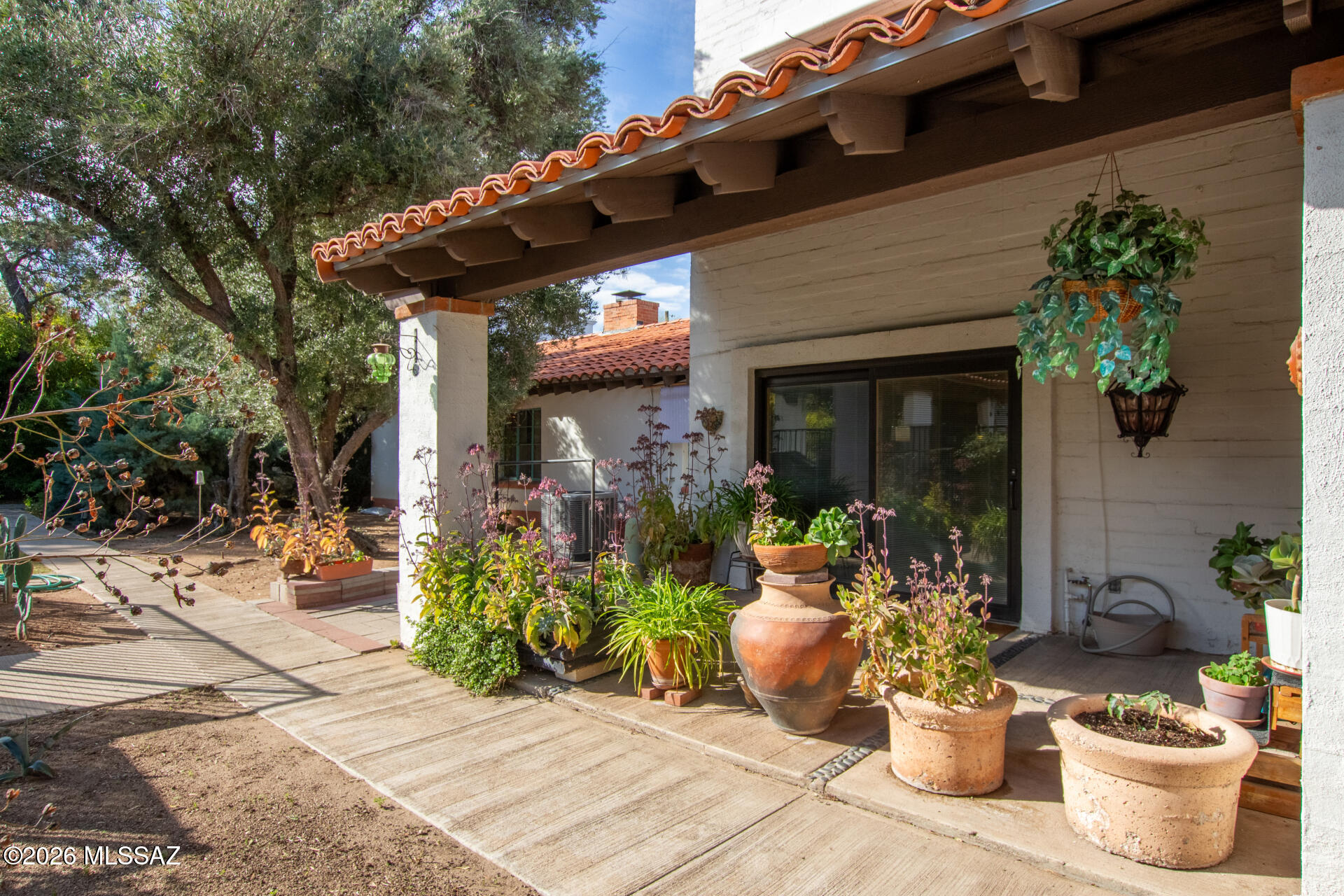 La Plazuela De Las Encantadas (1-19) - Residential