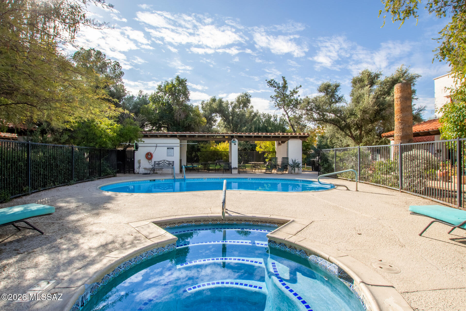 La Plazuela De Las Encantadas (1-19) - Residential