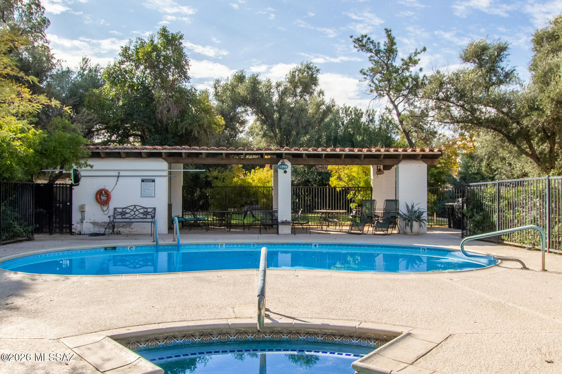 La Plazuela De Las Encantadas (1-19) - Residential