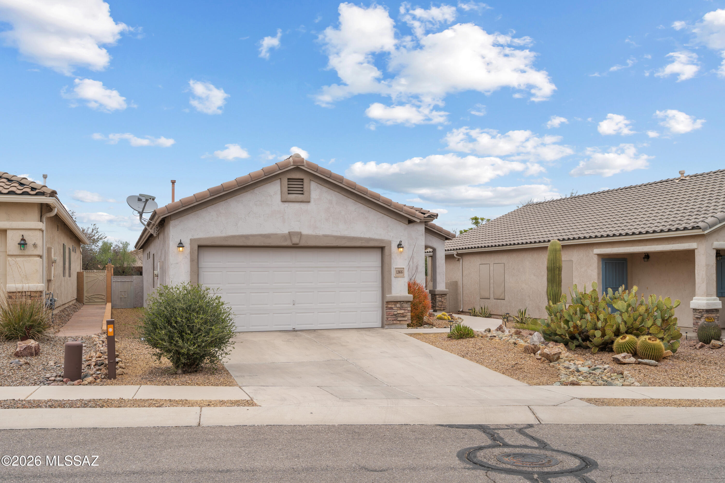 1366 W Calle Las Guijas