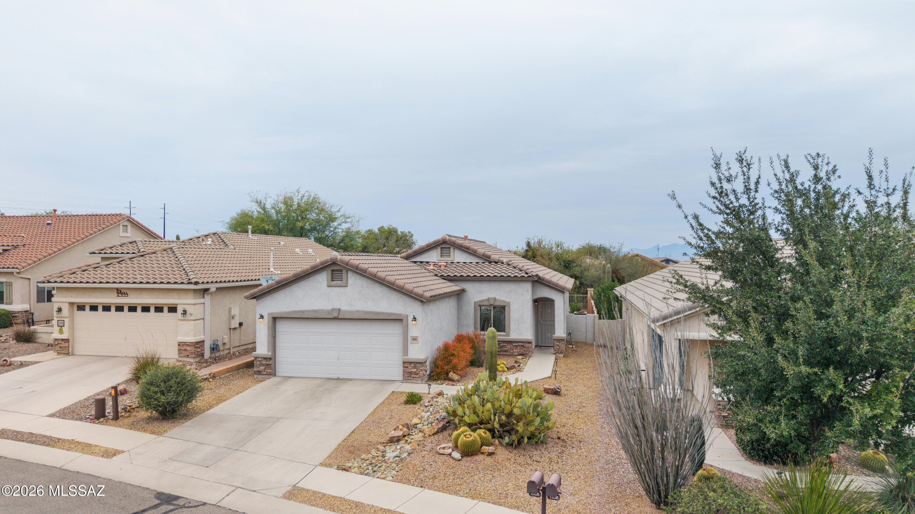 1366 W Calle Las Guijas