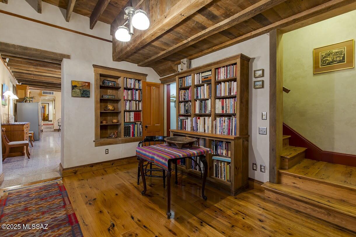 515 S Convent Avenue