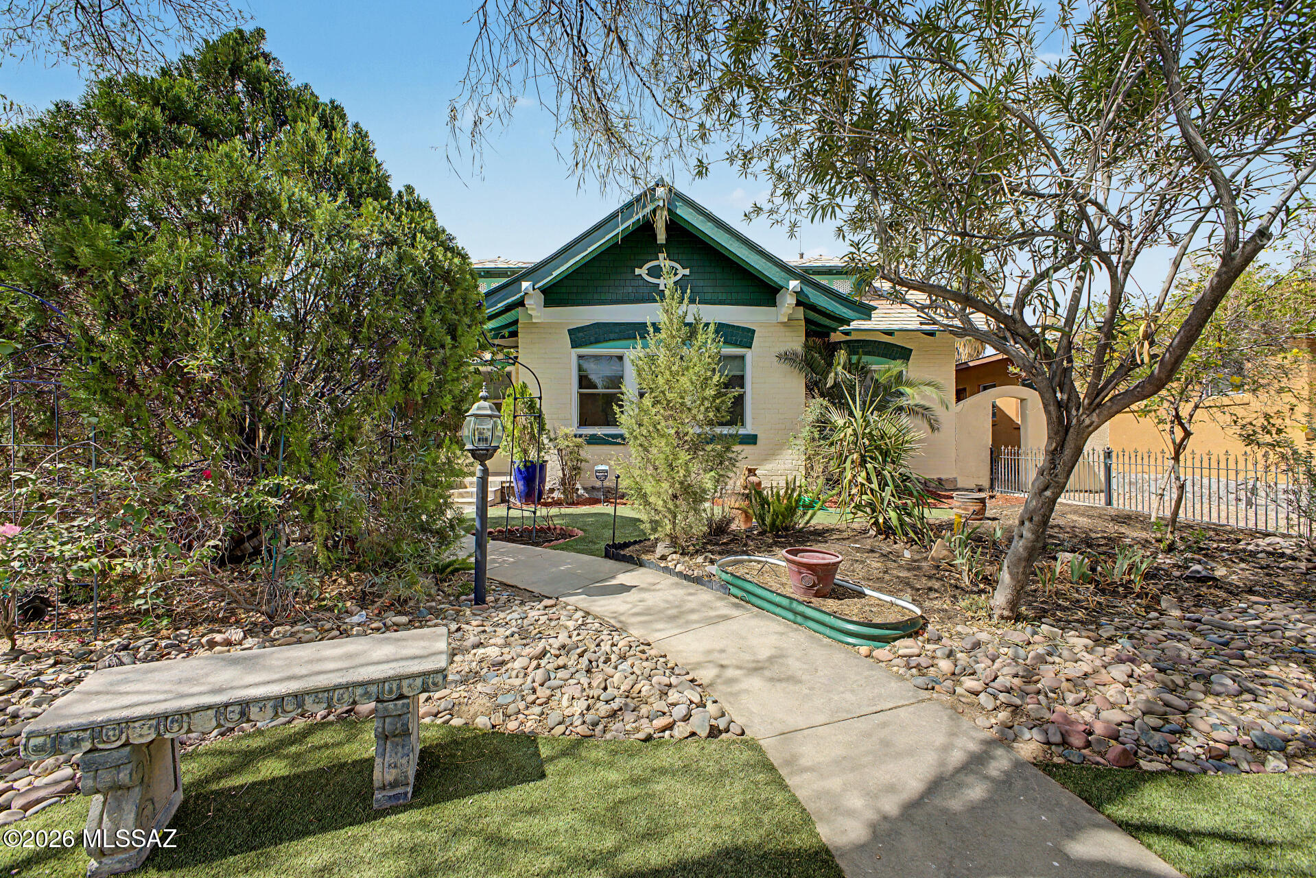 709 E 5th Street