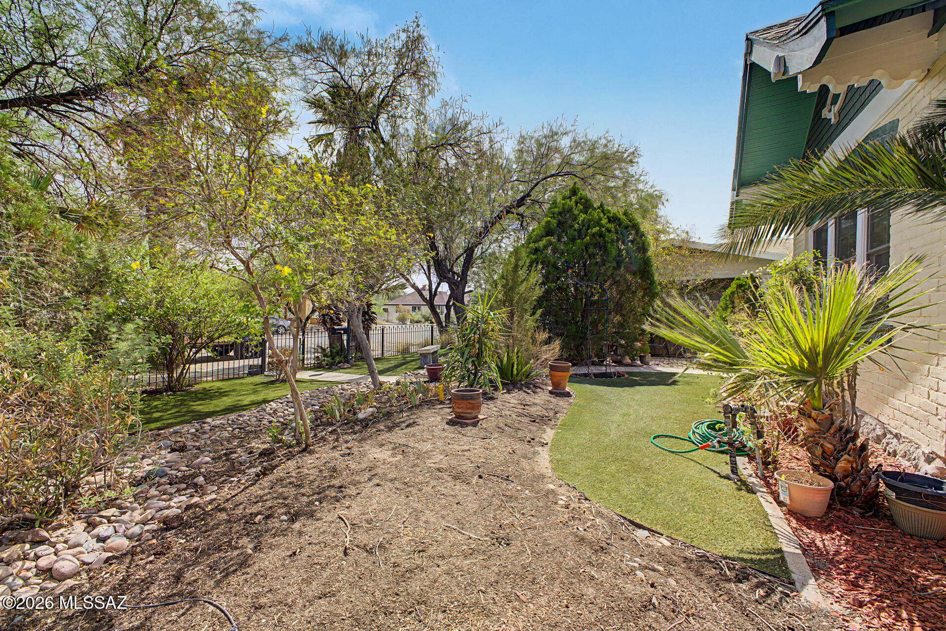 709 E 5th Street