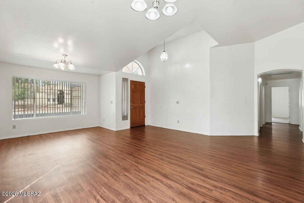 931 W Antelope Creek Way