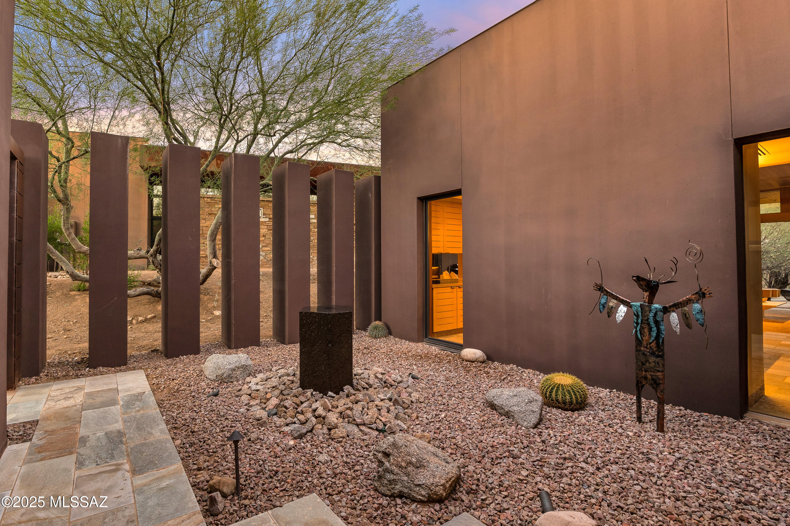 5000 E Via Estancia Miraval 9