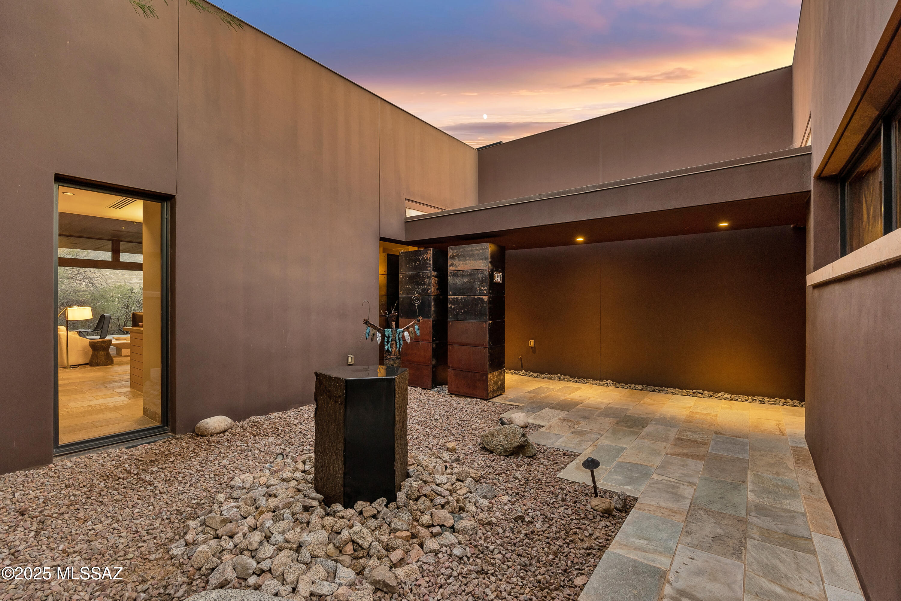 5000 E Via Estancia Miraval 9