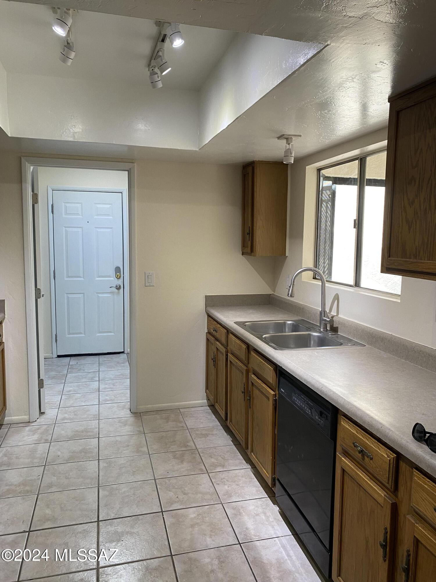 Cloverleaf Townhouses (1-63) - Residential Lease