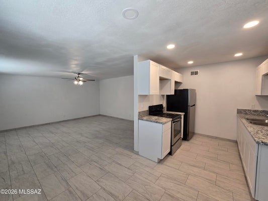 511 N IROQUOIS AVE # B, TUCSON, AZ 85745 - Image caa7f557534f0c5202eabda17a8f4cd4/3133054490