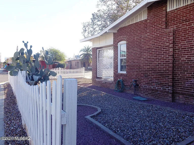 Feldmans Add - Residential Lease